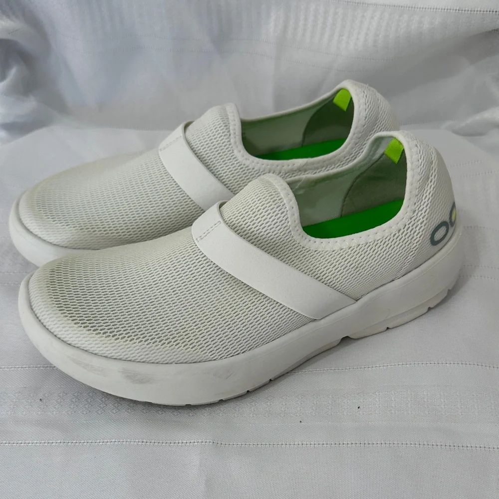 Oofos White Slip On Shoes Size 7.5 - Picture 3 of 8
